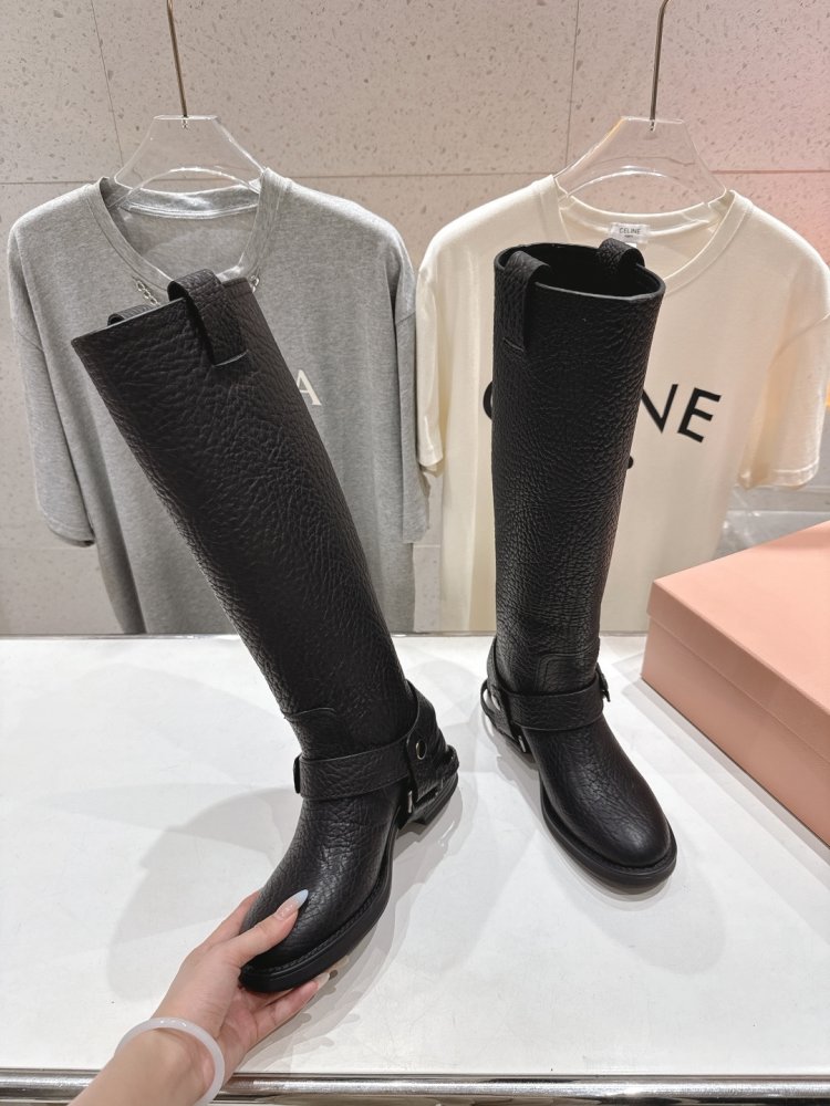 Сапоги женские фото 4