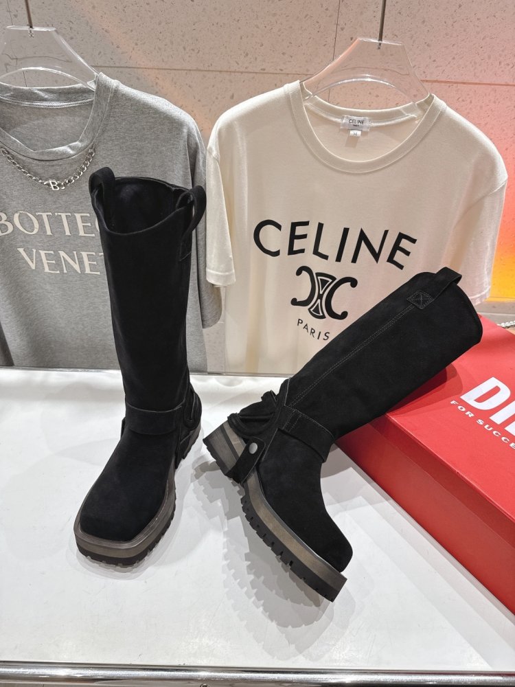 Сапоги женские фото 4