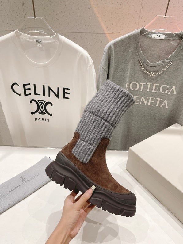 Сапоги женские фото 4