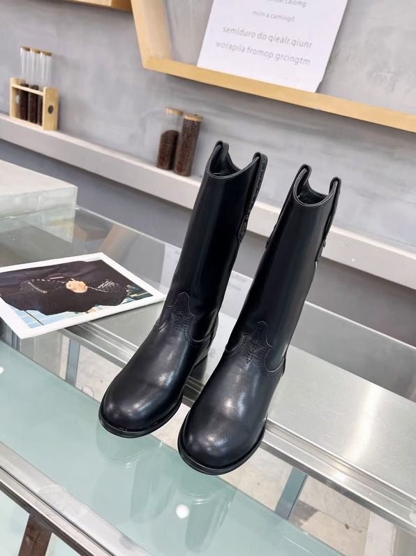 Сапоги женские фото 4