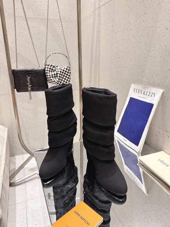 Сапоги женские фото 4