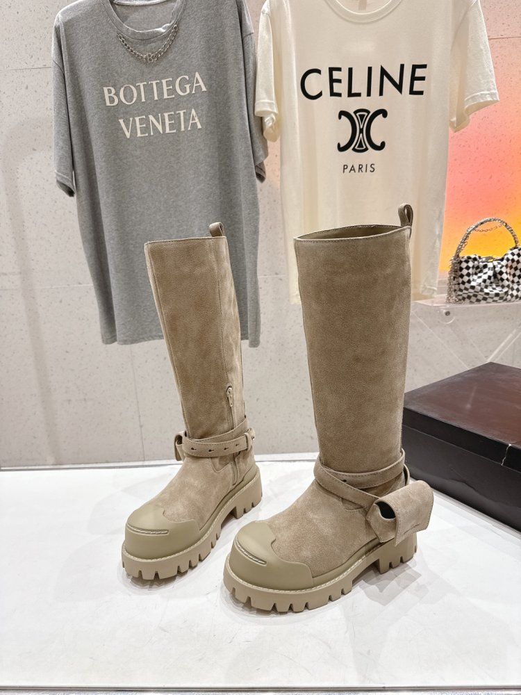 Сапоги женские фото 4