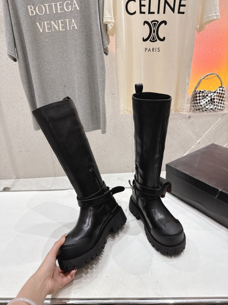 Сапоги женские фото 4