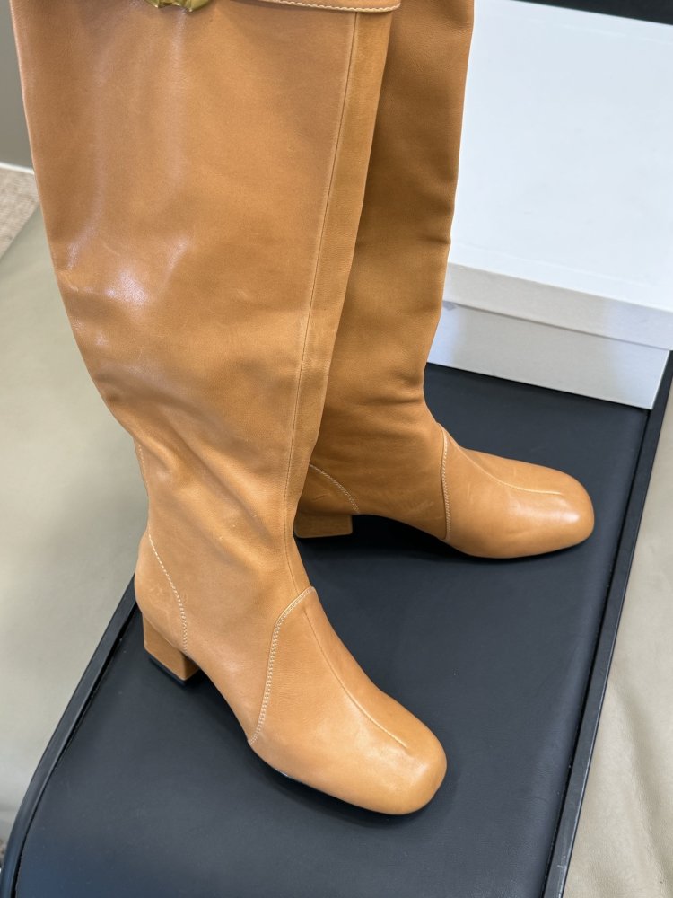 Сапоги женские фото 5