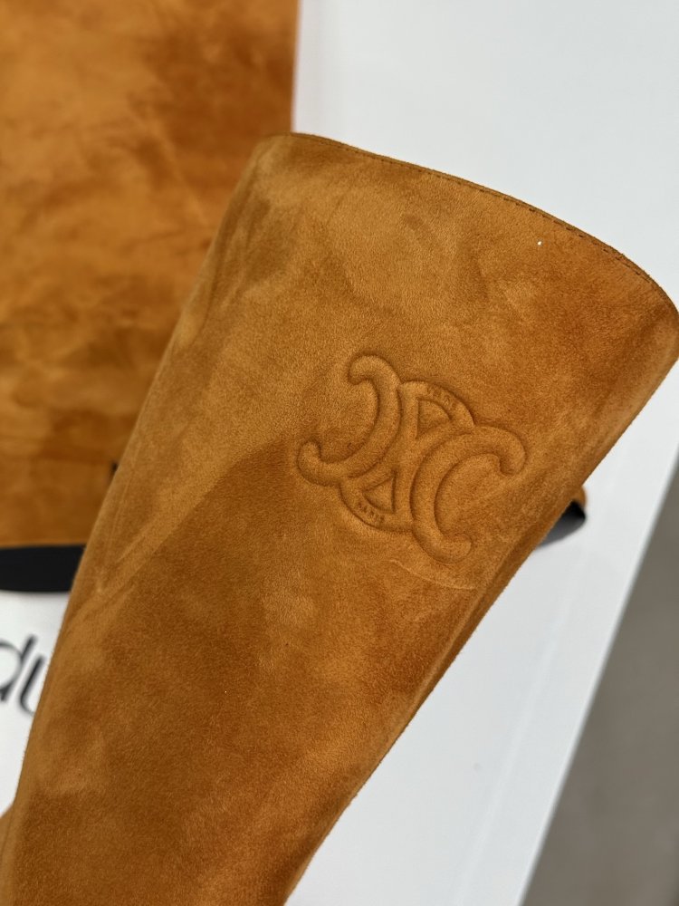 Сапоги женские фото 5