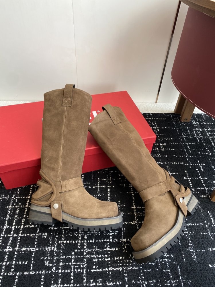 Сапоги женские фото 5