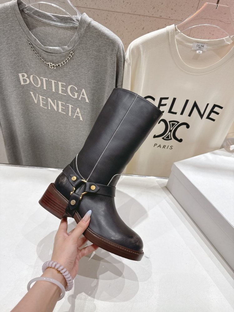 Сапоги женские фото 5