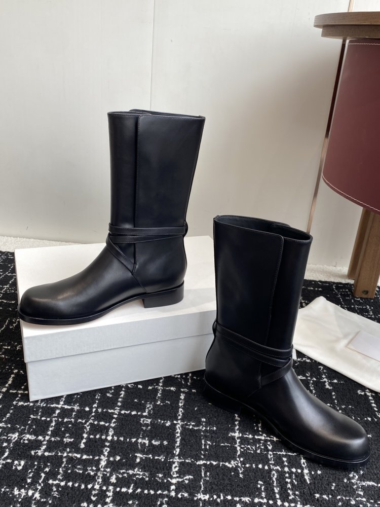 Сапоги женские фото 5