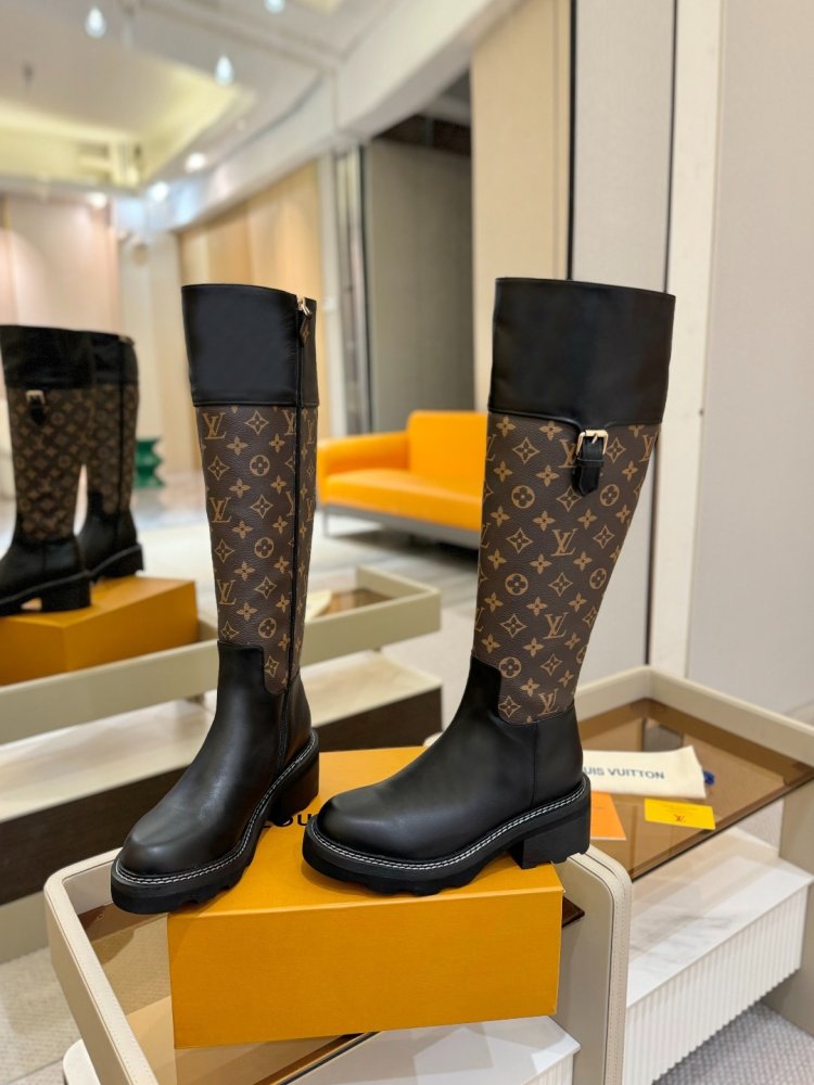 Boots women's фото 5