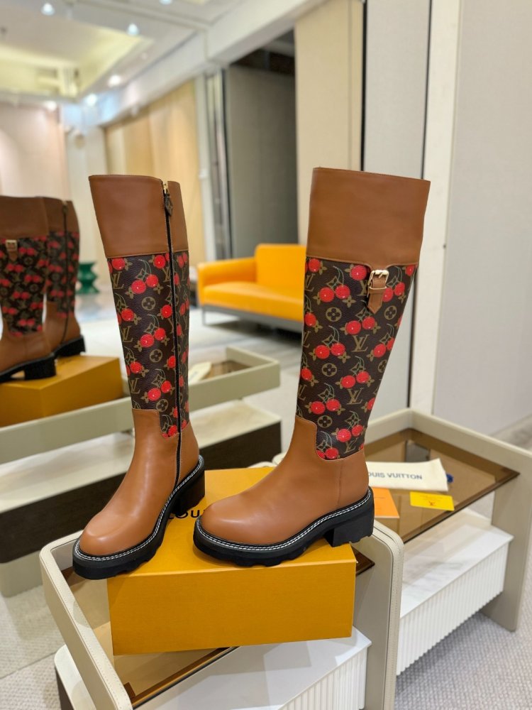 Чоботи жіночі фото 5