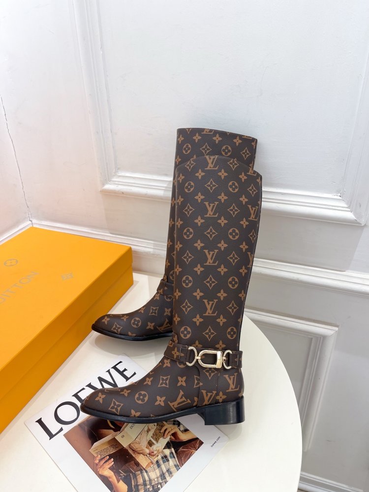 Чоботи жіночі фото 5