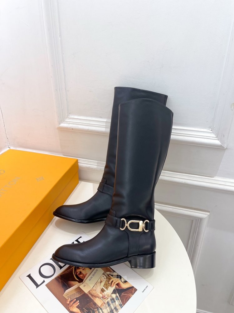 Сапоги женские фото 5