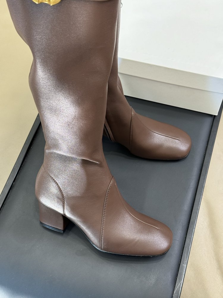 Сапоги женские фото 5