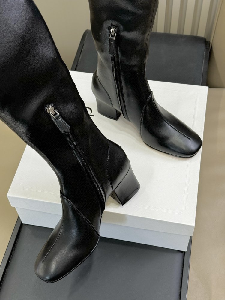 Сапоги женские фото 5