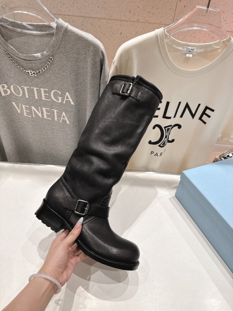 Сапоги женские фото 5