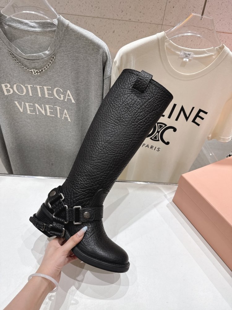 Сапоги женские фото 5