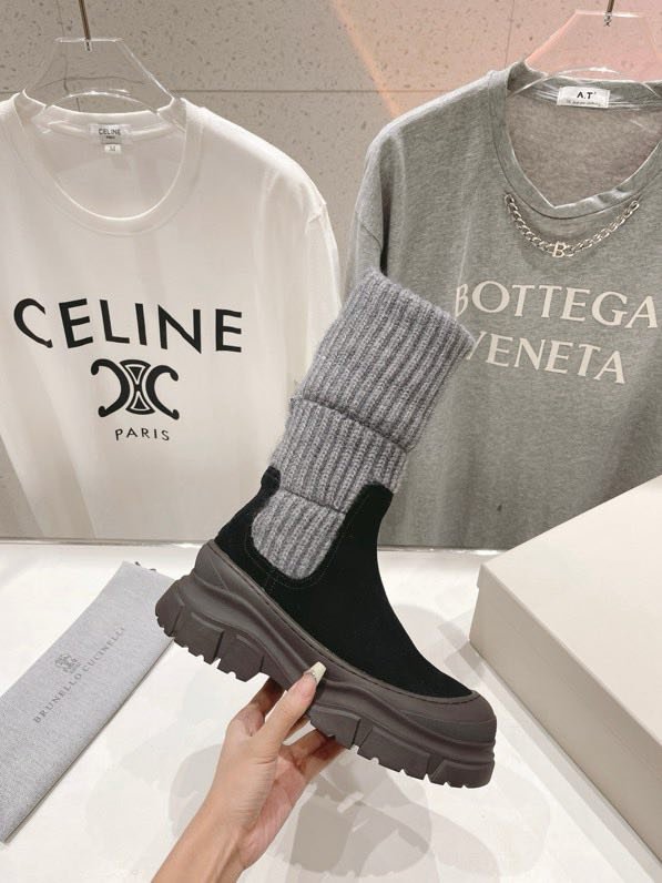 Сапоги женские фото 5