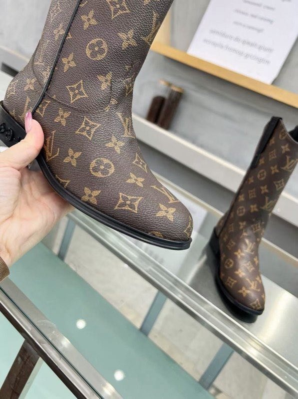 Чоботи жіночі фото 5