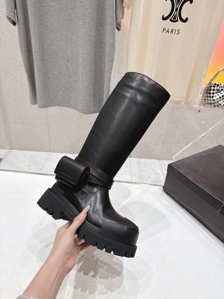 Сапоги женские фото 5