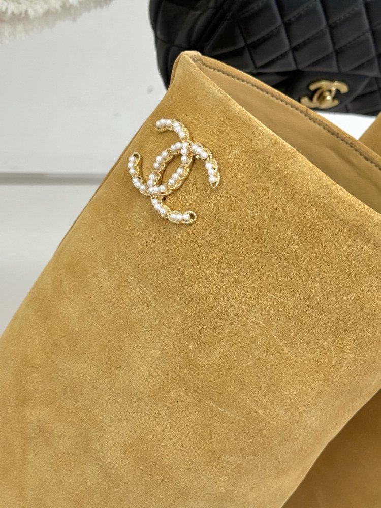 Boots women's фото 6