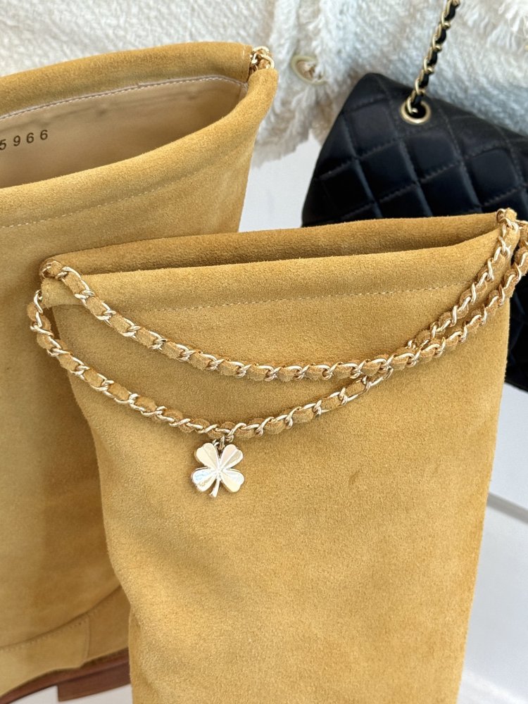 Чоботи жіночі фото 6