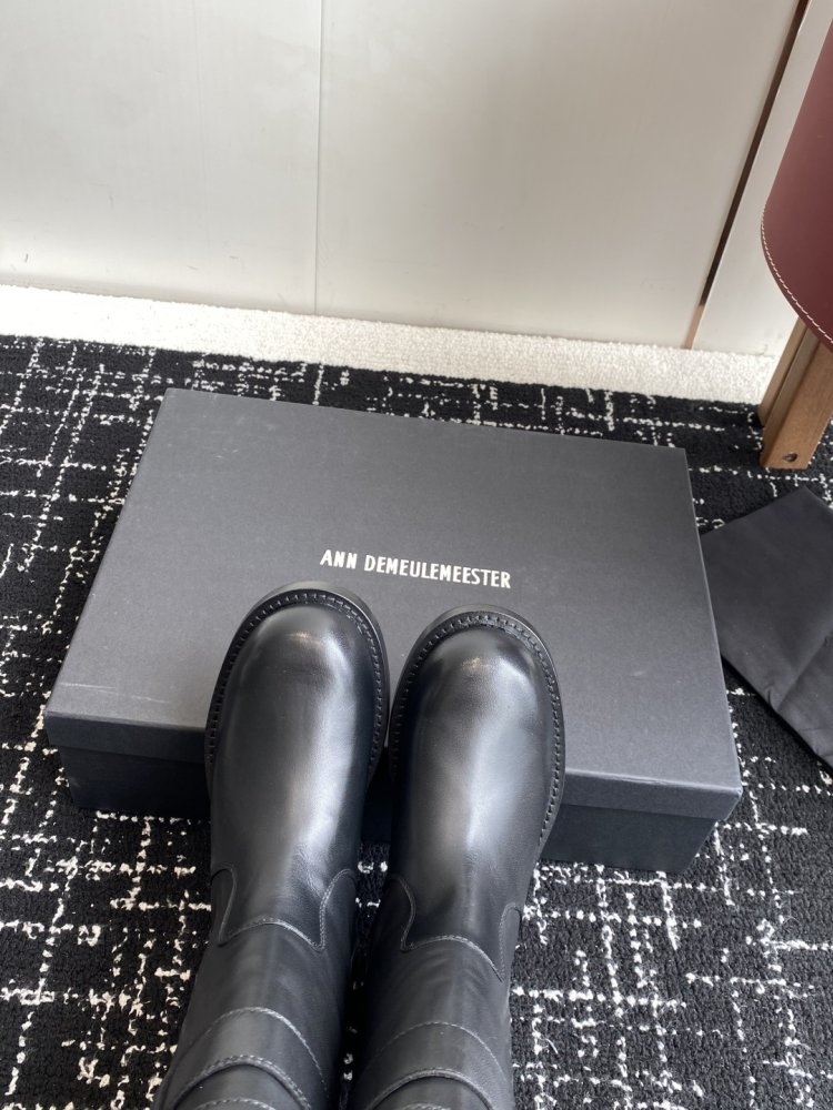 Сапоги женские фото 6