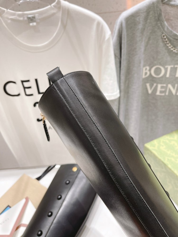 Сапоги женские фото 6