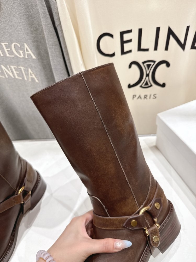 Сапоги женские фото 6