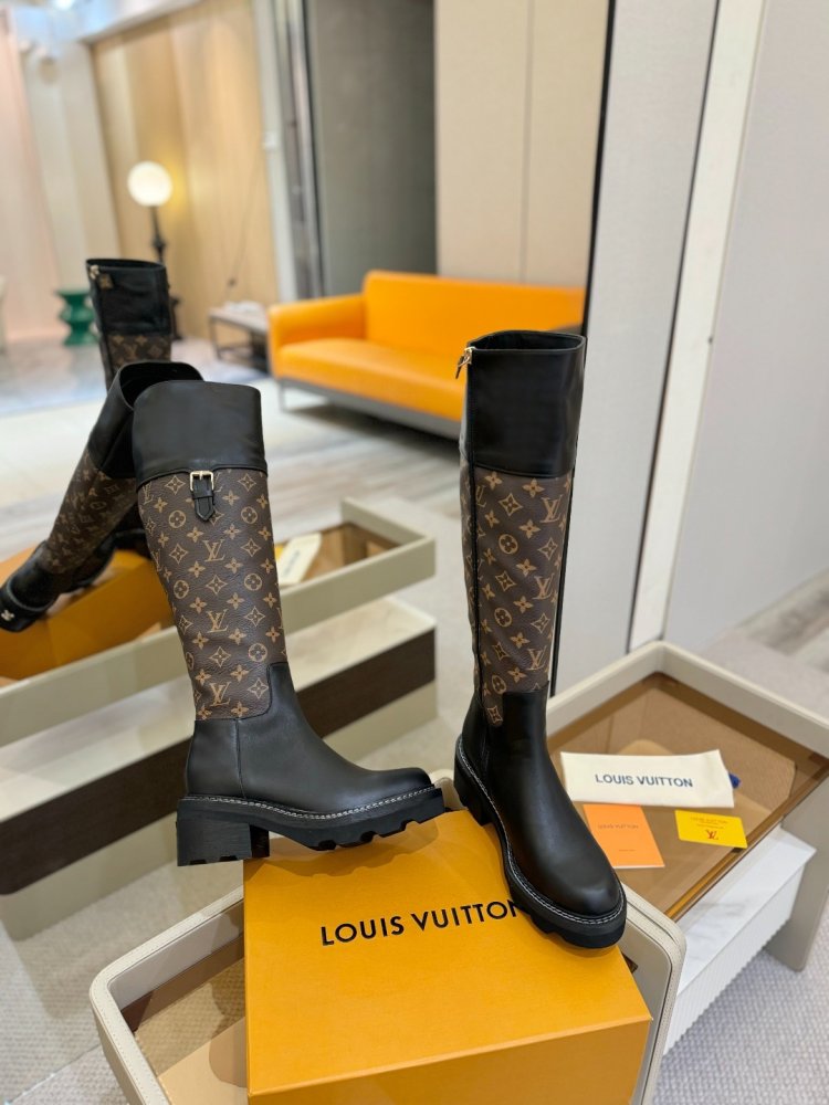 Boots women's фото 6