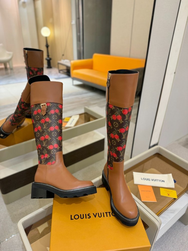 Чоботи жіночі фото 6