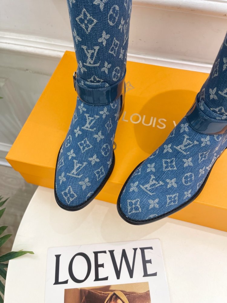 Boots women's фото 6