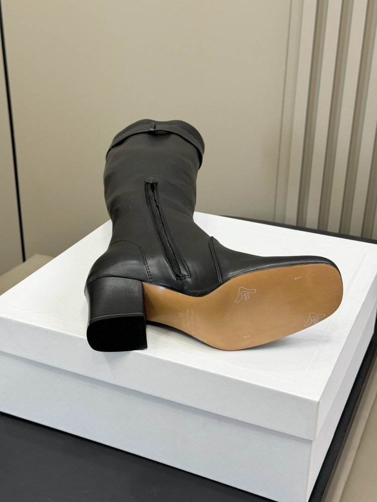 Сапоги женские фото 6