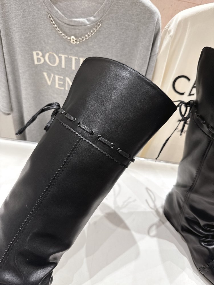 Сапоги женские фото 6