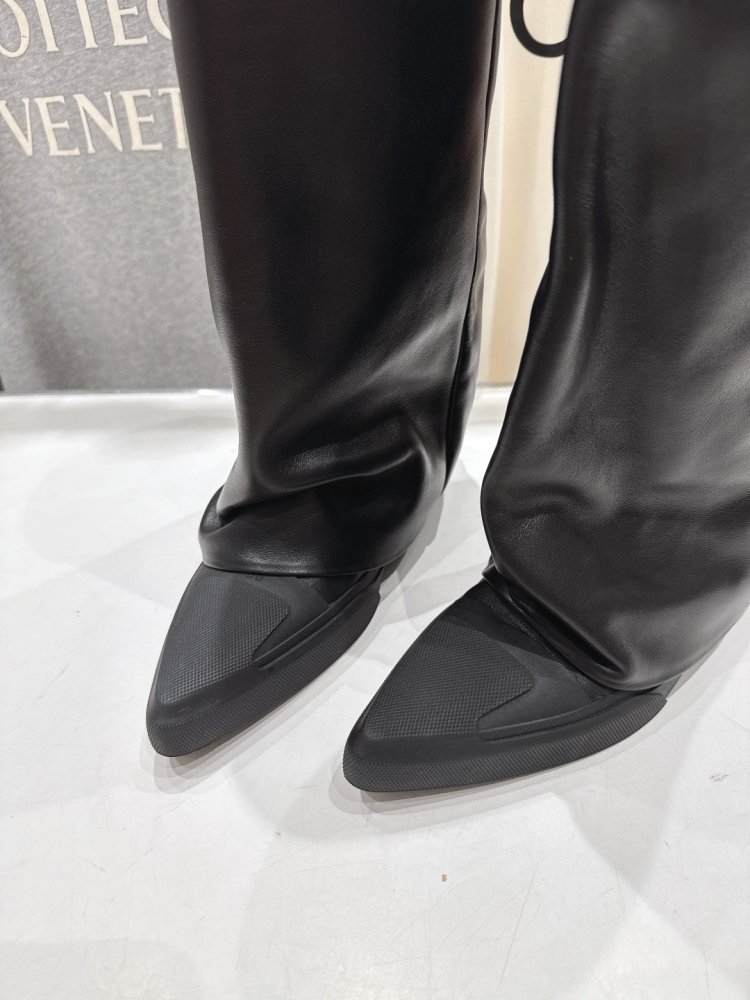 Чоботи жіночі фото 6