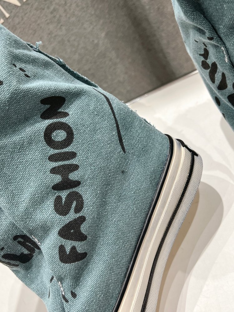 Сапоги женские фото 6