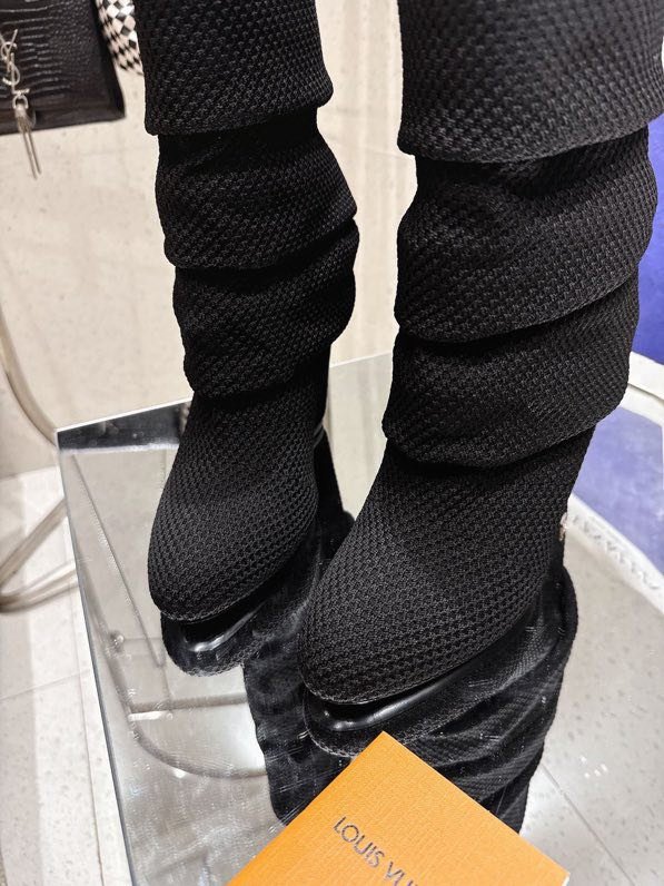 Сапоги женские фото 6