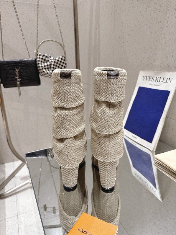 Сапоги женские фото 6