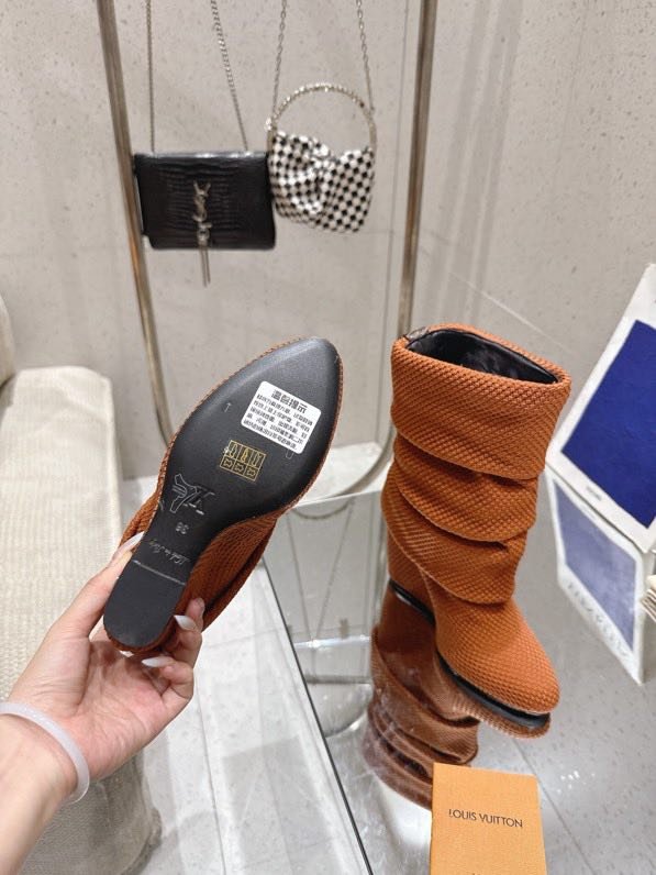 Сапоги женские фото 6