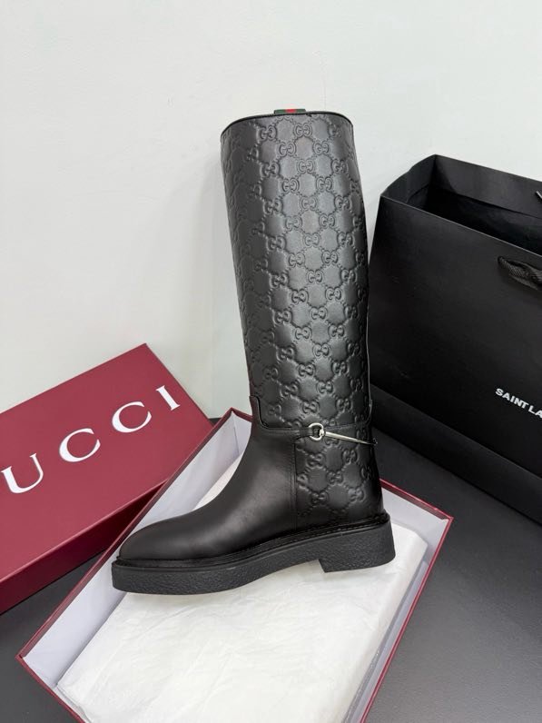 Сапоги женские фото 6