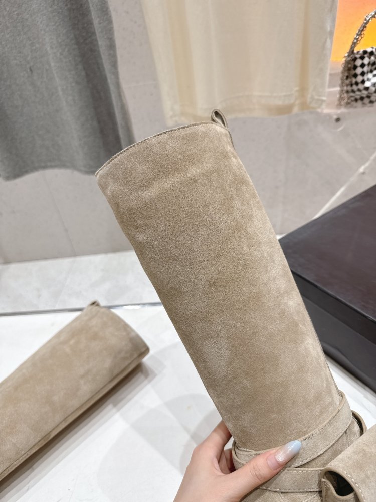 Сапоги женские фото 6