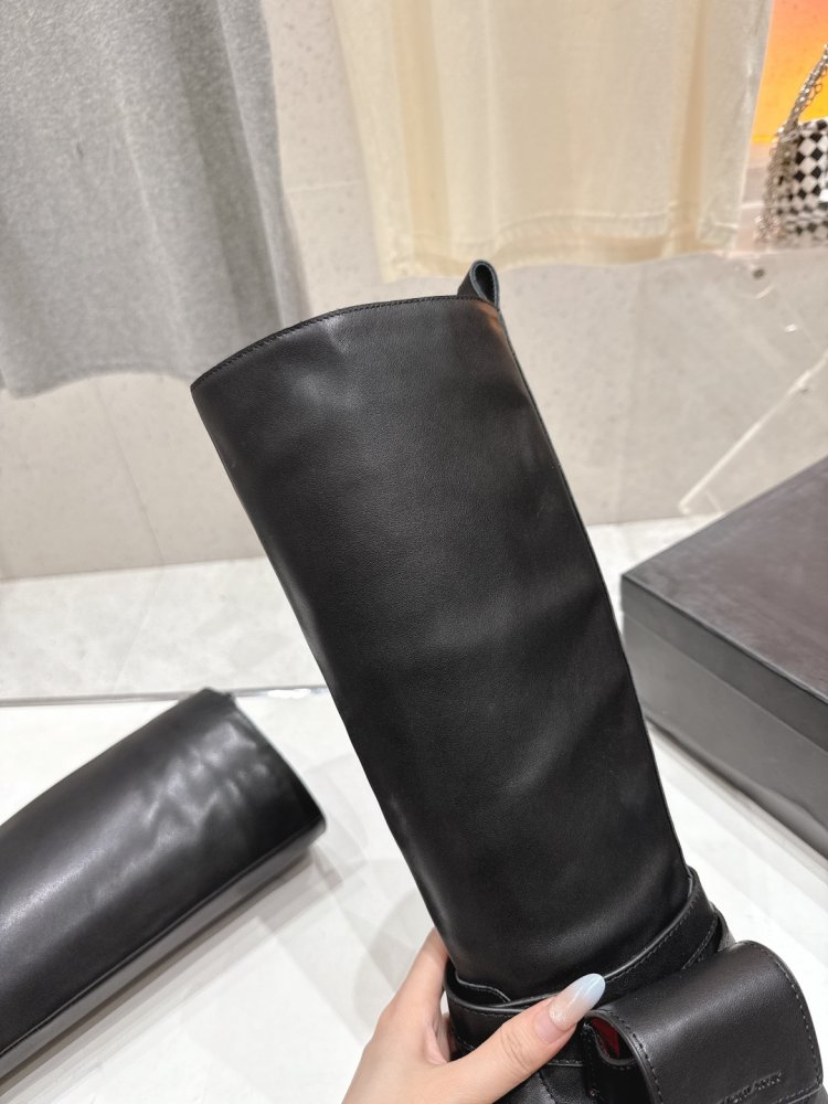 Сапоги женские фото 6