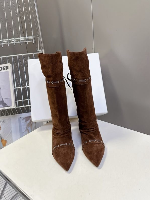 Сапоги женские фото 7