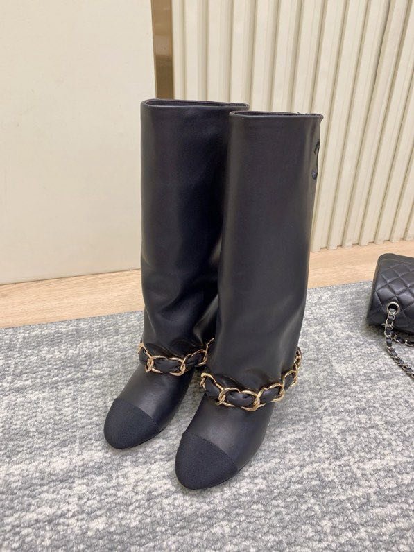 Сапоги женские фото 7