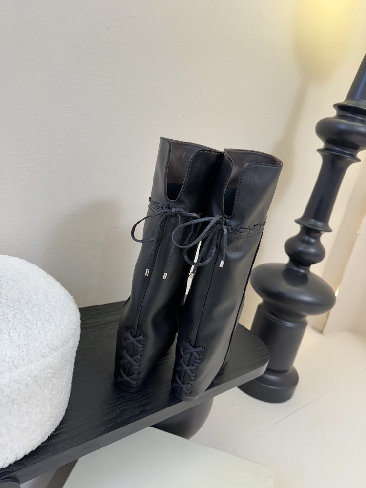 Сапоги женские фото 7