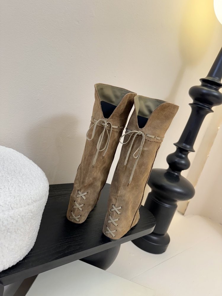 Чоботи жіночі фото 7