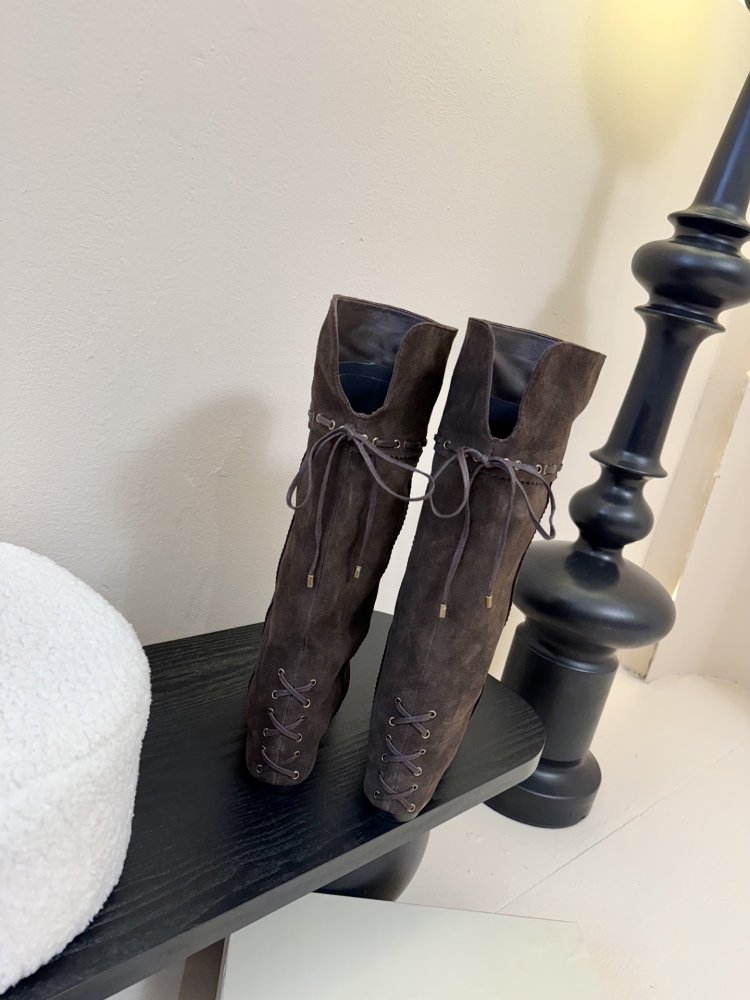 Сапоги женские фото 7