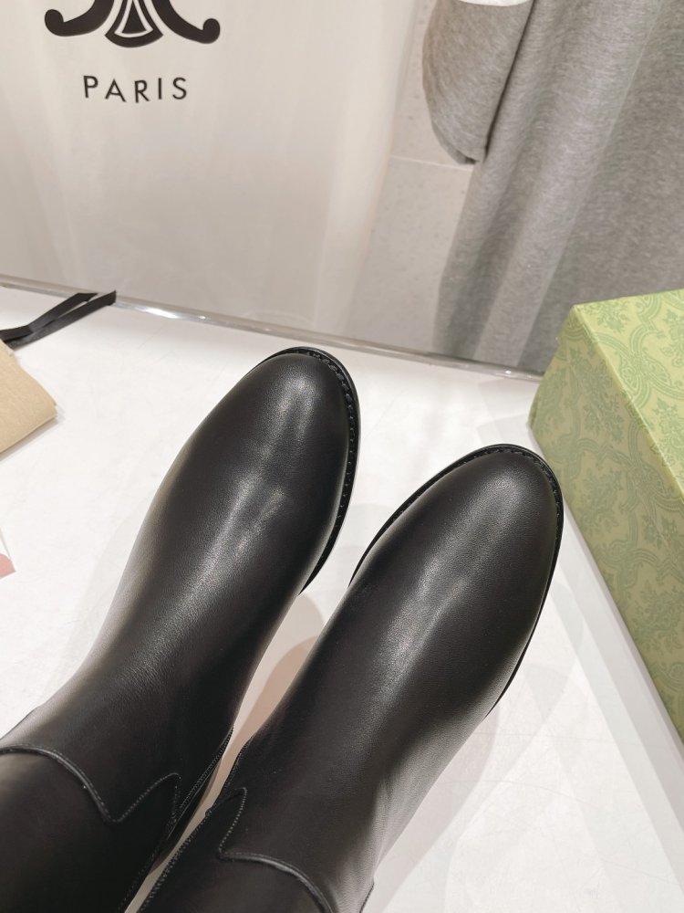 Сапоги женские фото 7