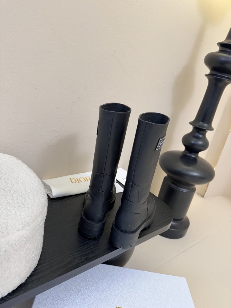 Сапоги женские фото 7