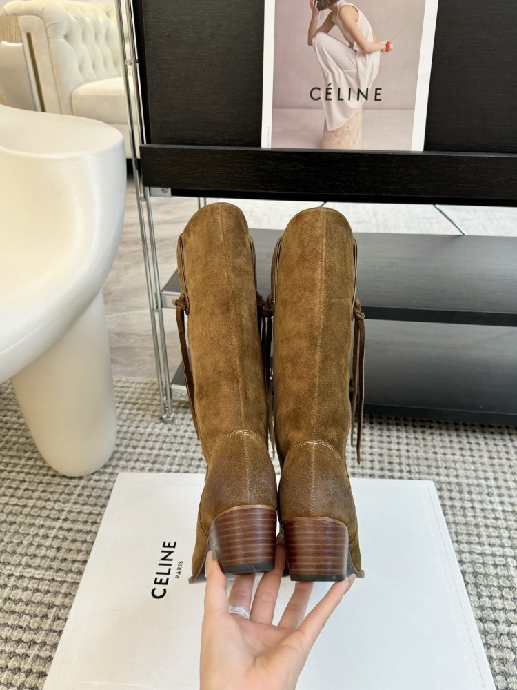 Сапоги женские фото 7