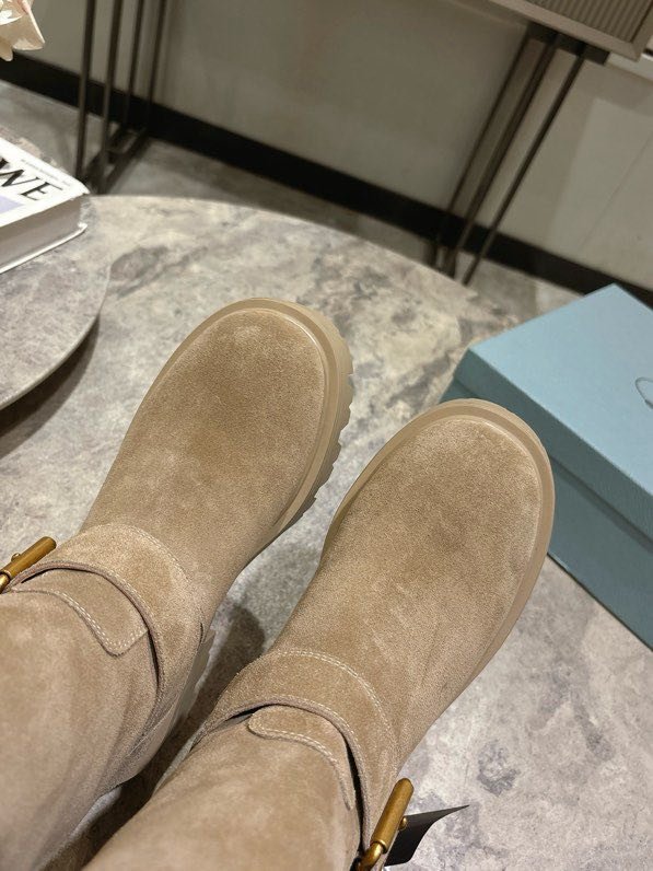 Сапоги женские фото 7